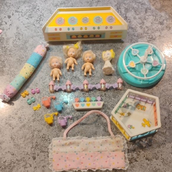 tyco toys Other - Adorable Dollhouse Playset with Accessories